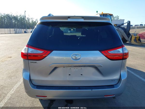 2016 TOYOTA SIENNA XLE 8 PASSENGER