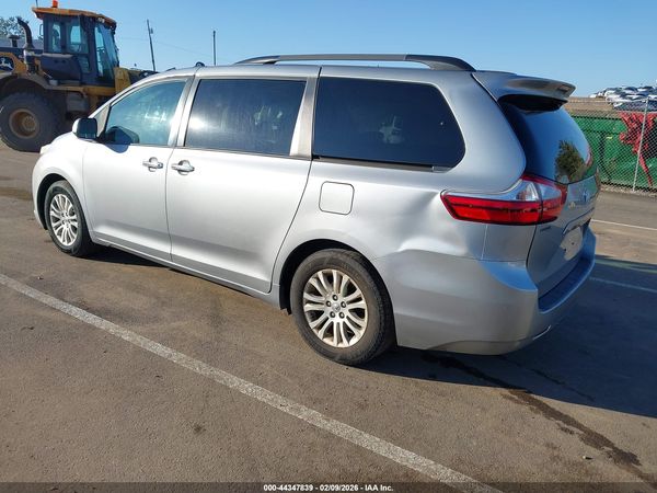 2016 TOYOTA SIENNA XLE 8 PASSENGER