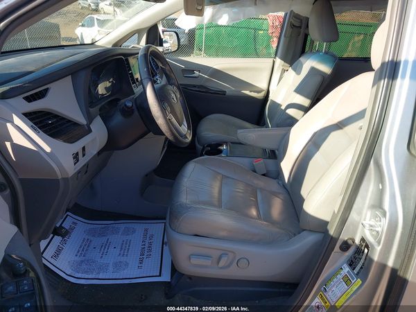 2016 TOYOTA SIENNA XLE 8 PASSENGER