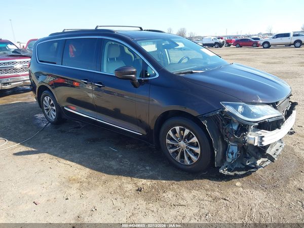 2017 CHRYSLER PACIFICA TOURING-L — I1