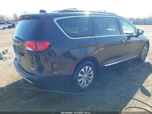 2017 CHRYSLER PACIFICA TOURING-L — I4