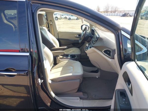 2017 CHRYSLER PACIFICA TOURING-L — I5