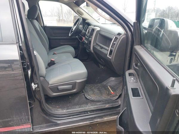 2017 RAM 1500 TRADESMAN  4X4 6'4 BOX