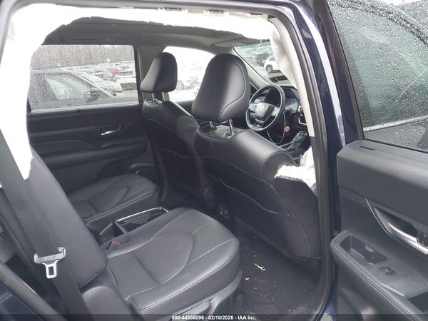 2025 TOYOTA GRAND HIGHLANDER XLE