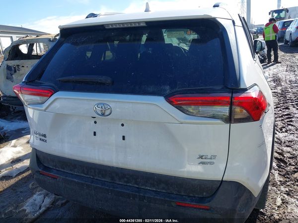 2023 TOYOTA RAV4 XLE