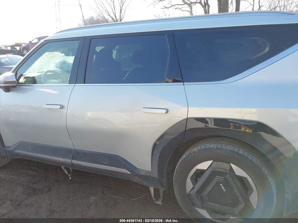 2024 KIA EV9 LAND