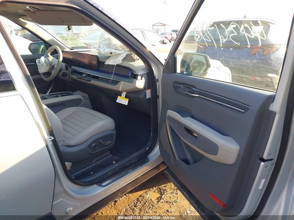 2024 KIA EV9 LAND