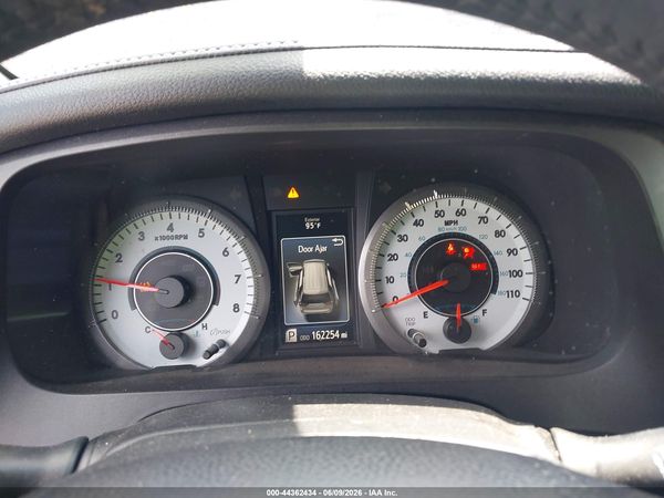2017 TOYOTA SIENNA SE PREMIUM 8 PASSENGER