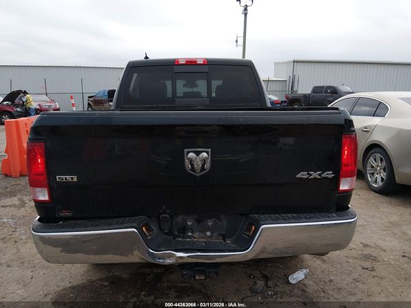 2023 RAM 1500 CLASSIC SLT  4X4 5'7 BOX