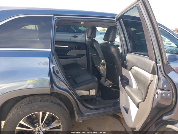 2019 TOYOTA HIGHLANDER LE