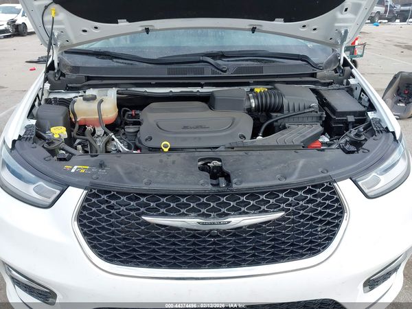 2023 CHRYSLER PACIFICA TOURING L — I10
