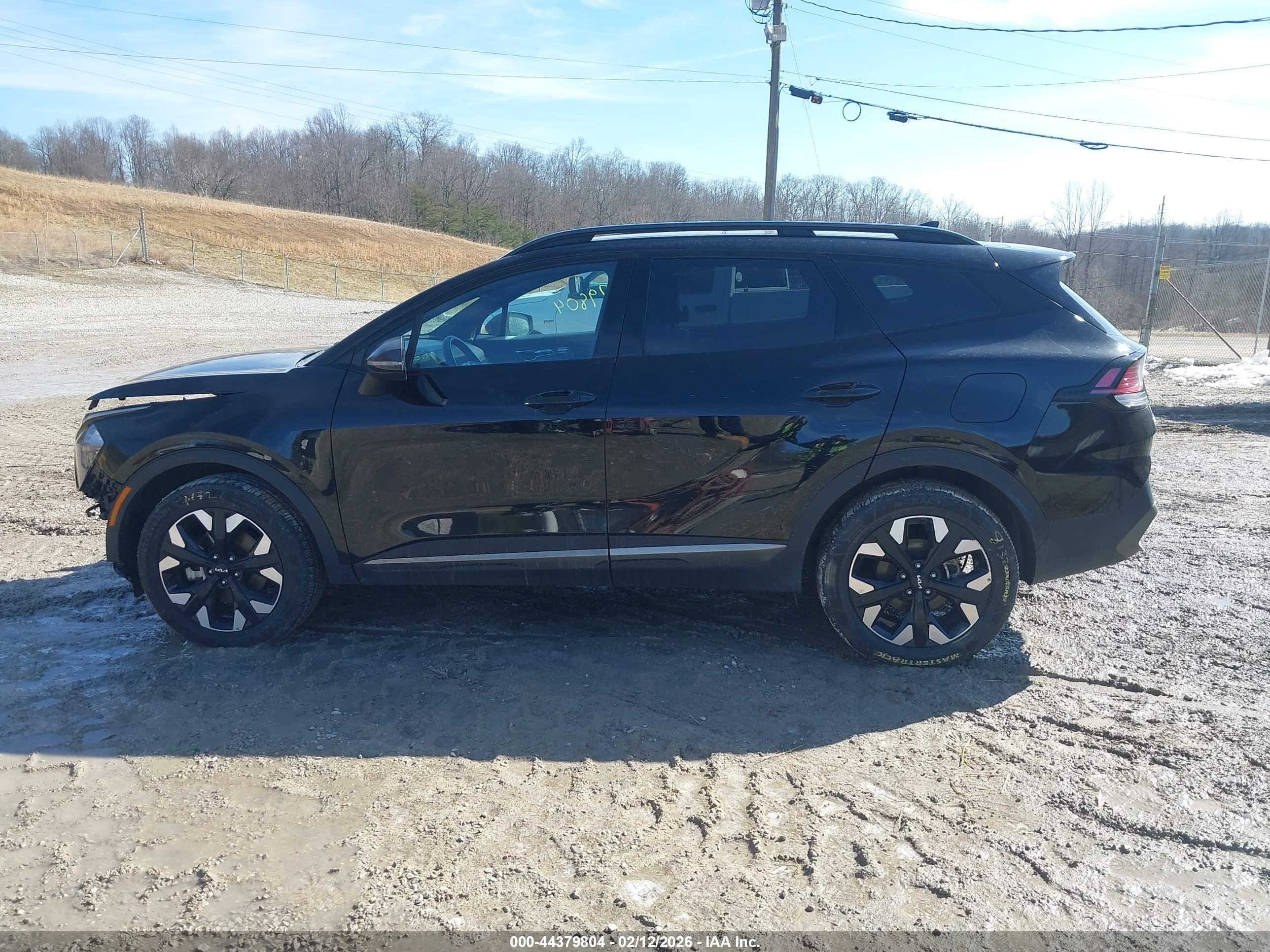 2023 KIA SPORTAGE X-LINE