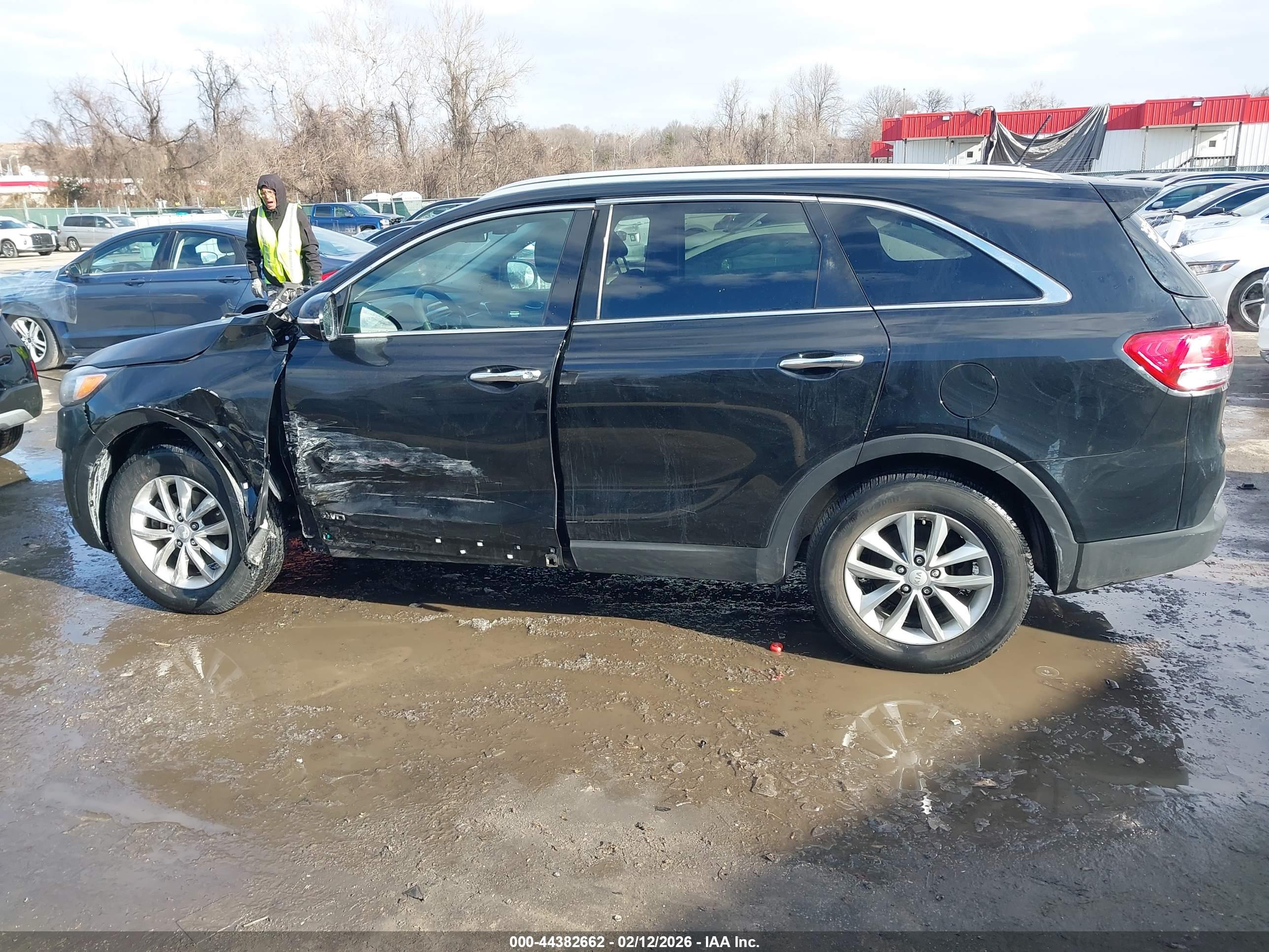 2016 KIA SORENTO 2.4L LX