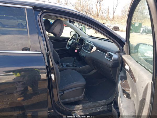 2016 KIA SORENTO 2.4L LX
