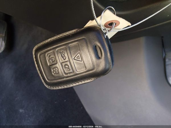 2019 LAND ROVER RANGE ROVER VELAR P250 R-DYNAMIC SE