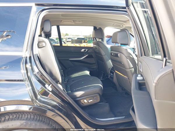 2025 BMW X7 XDRIVE40I