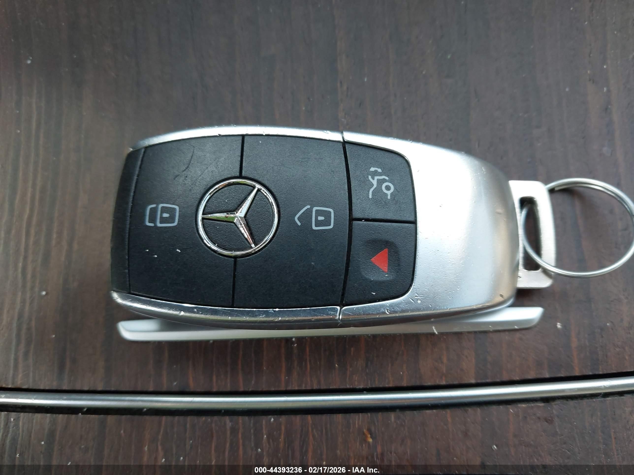 2022 MERCEDES-BENZ GLC 300 4MATIC SUV