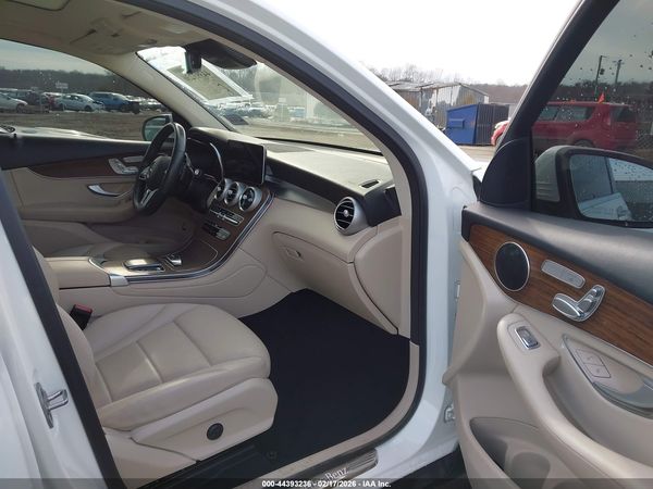 2022 MERCEDES-BENZ GLC 300 4MATIC SUV