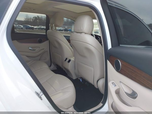 2022 MERCEDES-BENZ GLC 300 4MATIC SUV