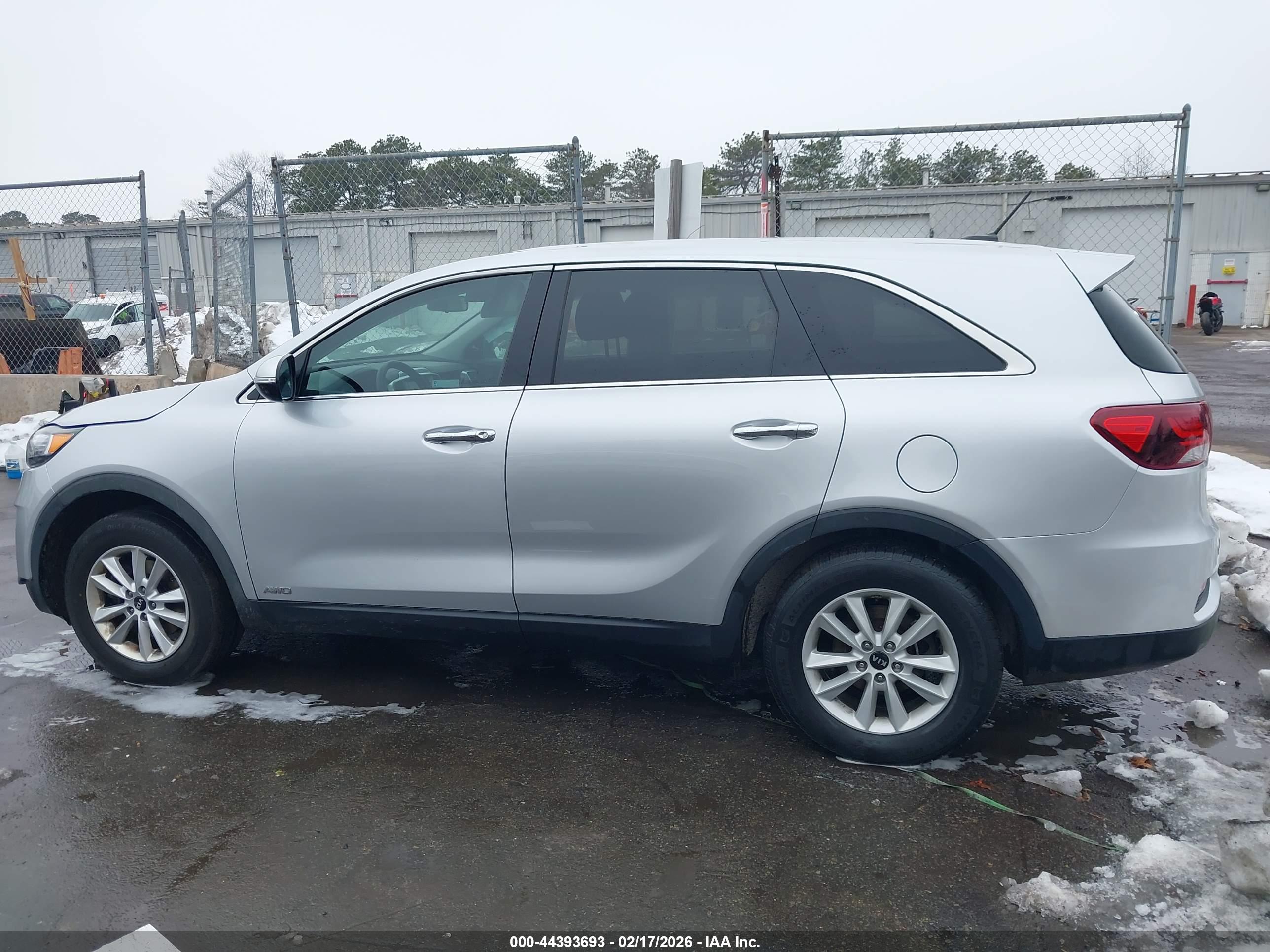 2019 KIA SORENTO 2.4L LX