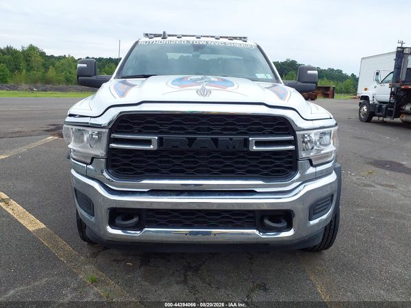 2024 RAM 5500 CHASSIS TRADESMAN/SLT
