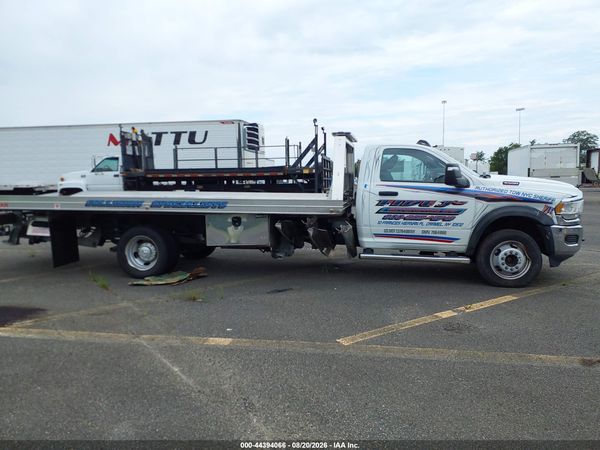 2024 RAM 5500 CHASSIS TRADESMAN/SLT