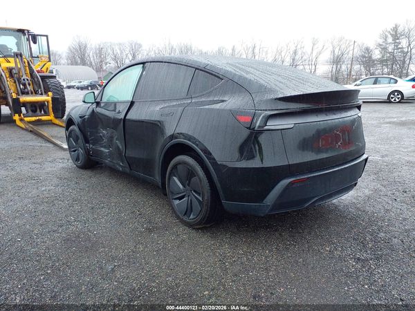 2026 TESLA MODEL Y
