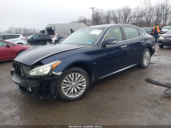 2016 INFINITI Q70L 3.7X