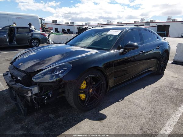 2018 PORSCHE PANAMERA 4