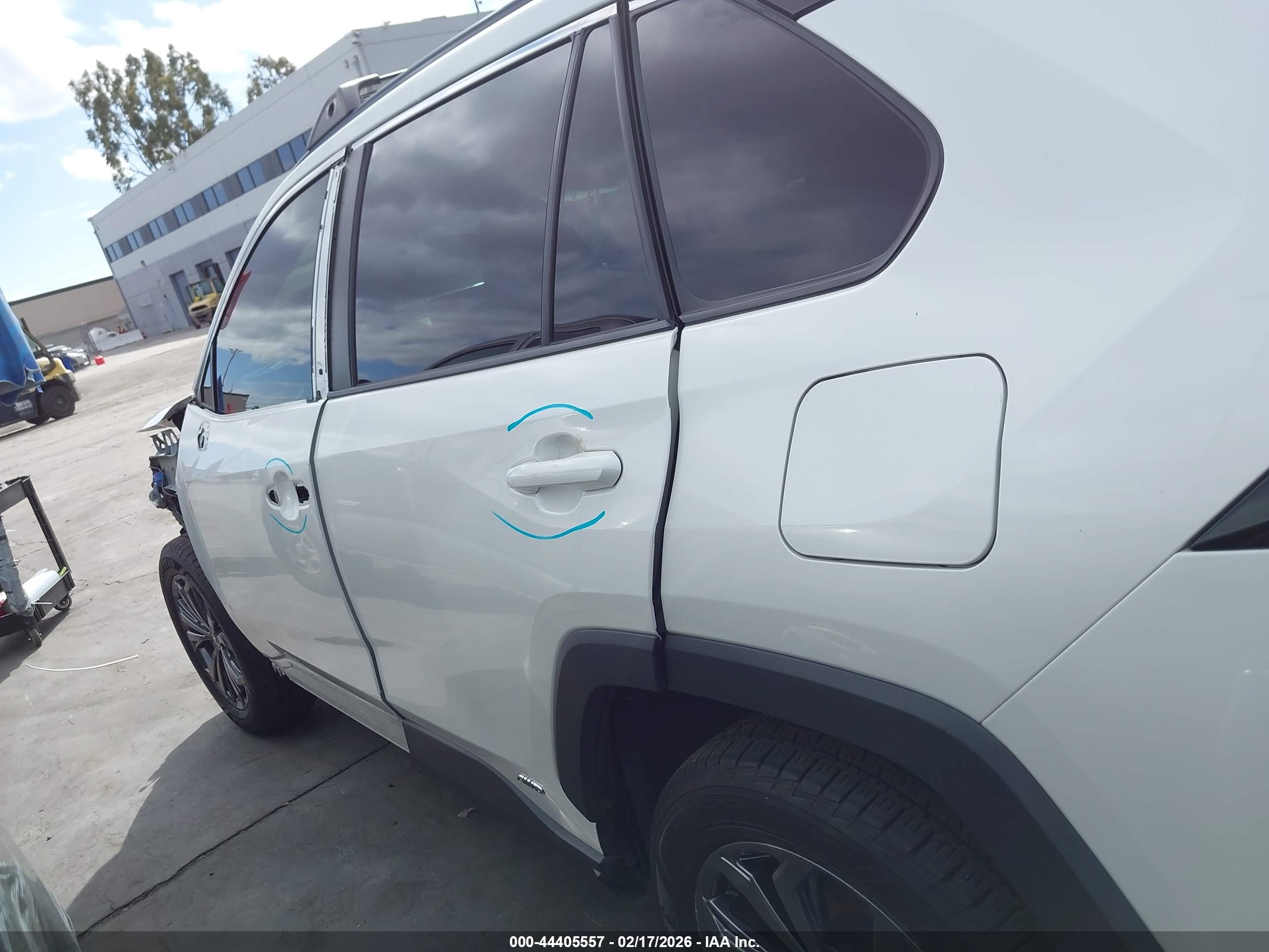 2022 TOYOTA RAV4 HYBRID XLE PREMIUM