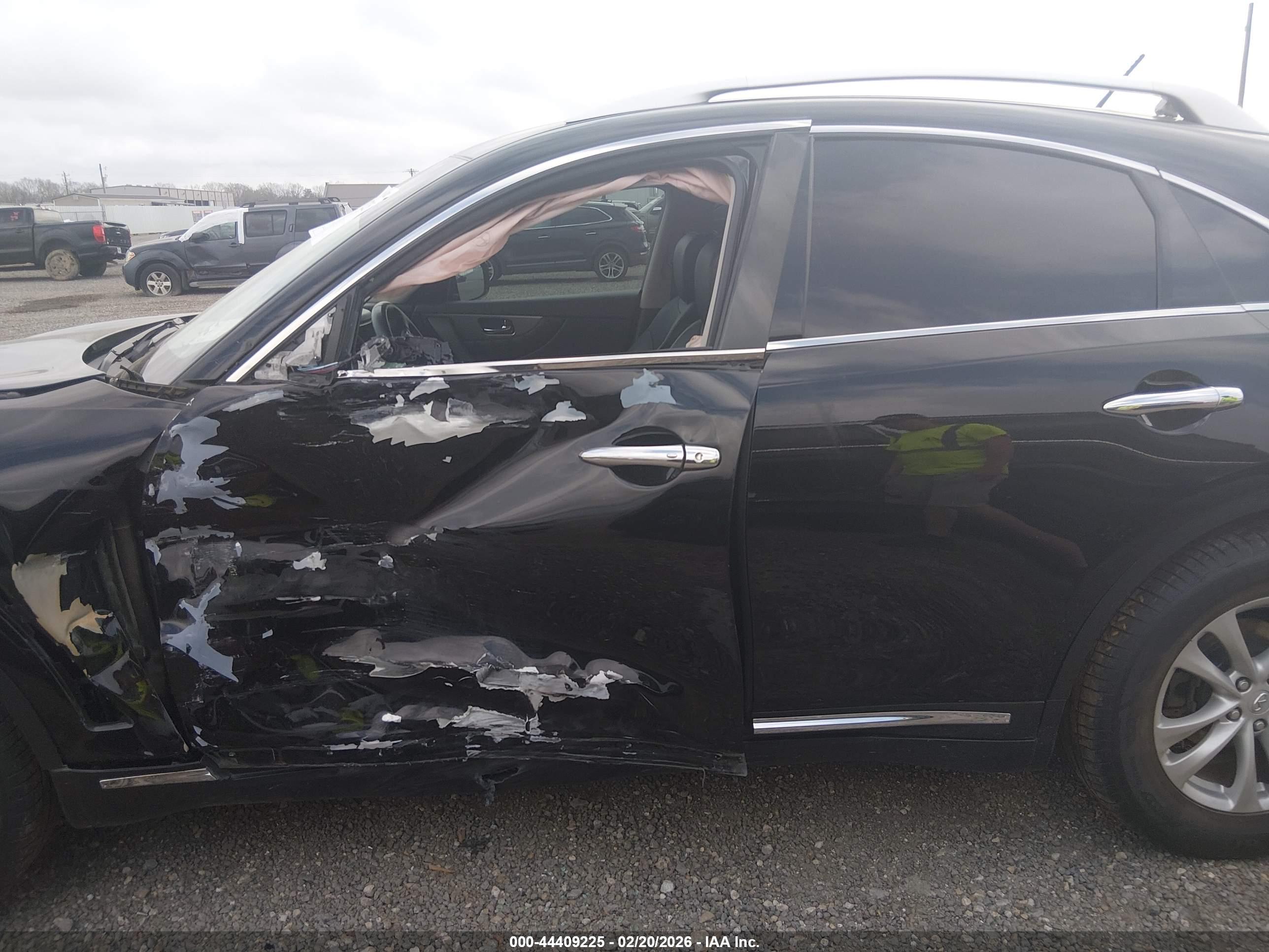 2017 INFINITI QX70
