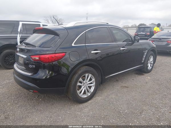 2017 INFINITI QX70