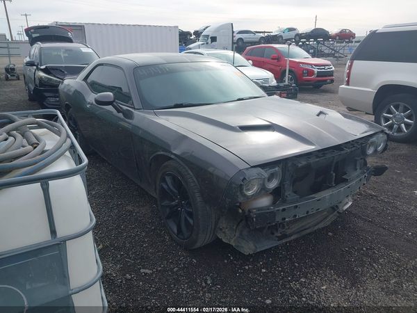 2016 DODGE CHALLENGER SXT