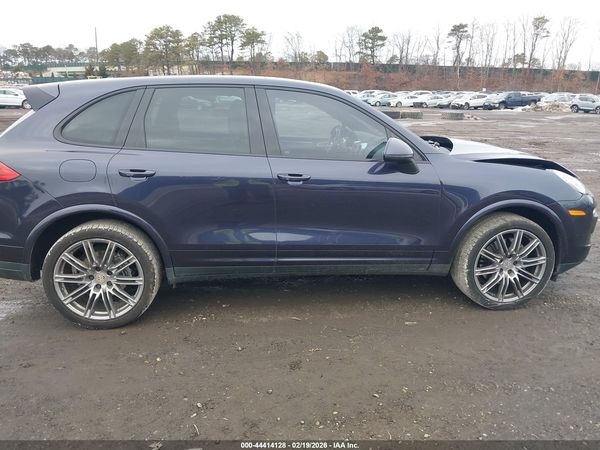 2017 PORSCHE CAYENNE PLATINUM EDITION