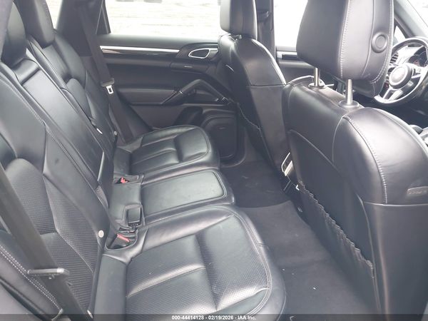 2017 PORSCHE CAYENNE PLATINUM EDITION