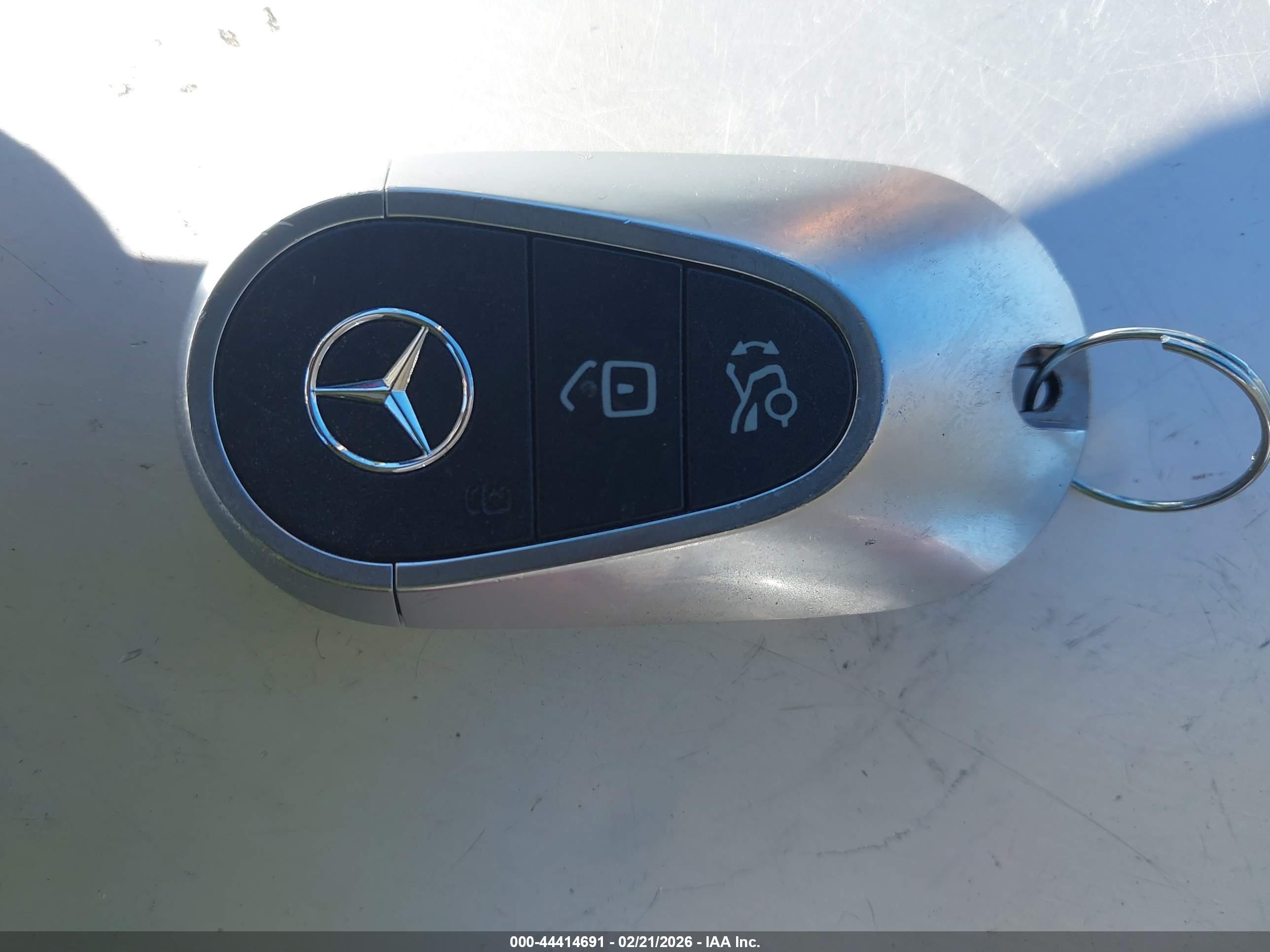 2023 MERCEDES-BENZ C 300 SEDAN