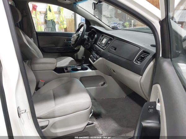 2016 KIA SEDONA LX
