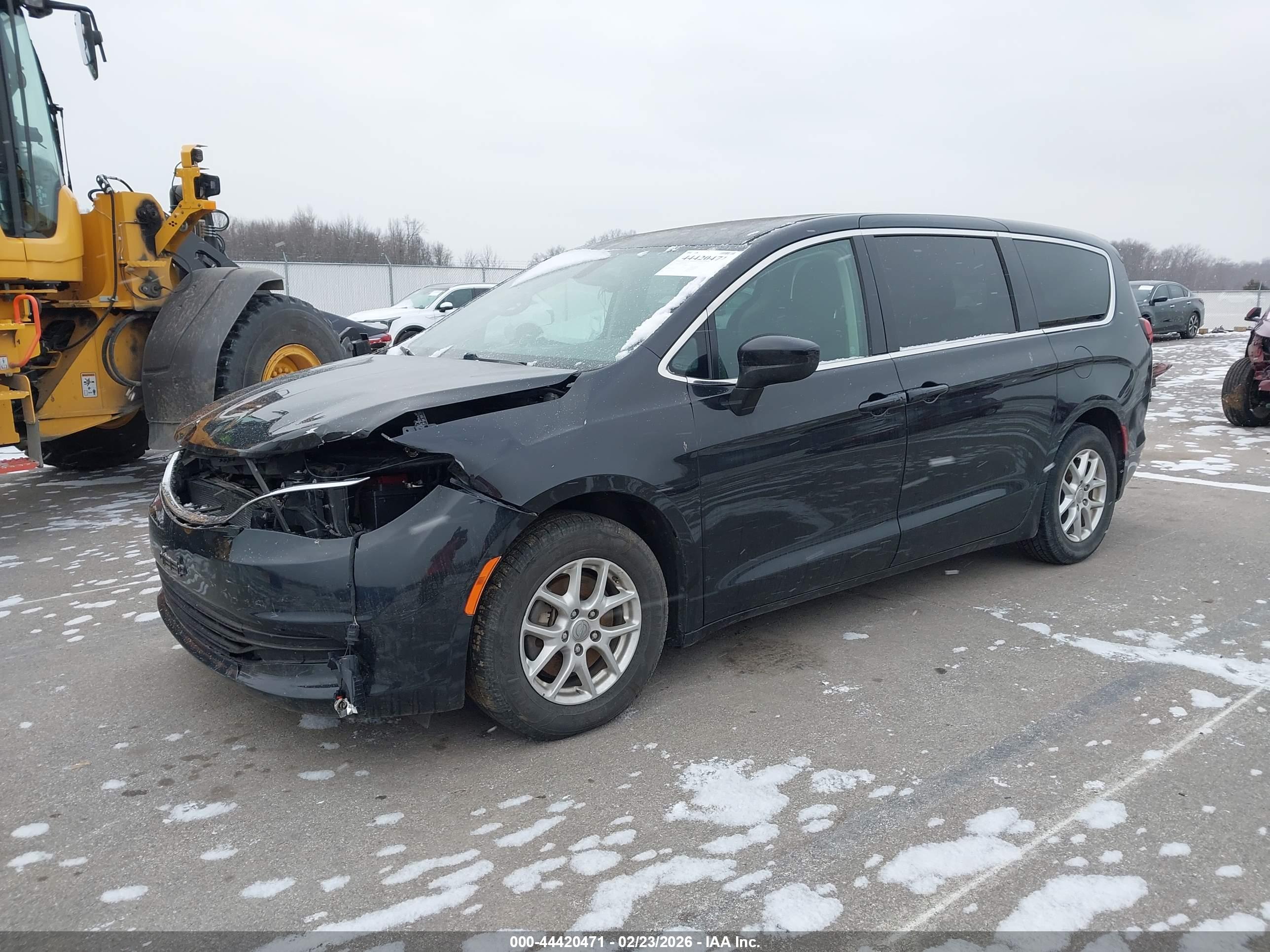 2017 CHRYSLER PACIFICA TOURING — I2