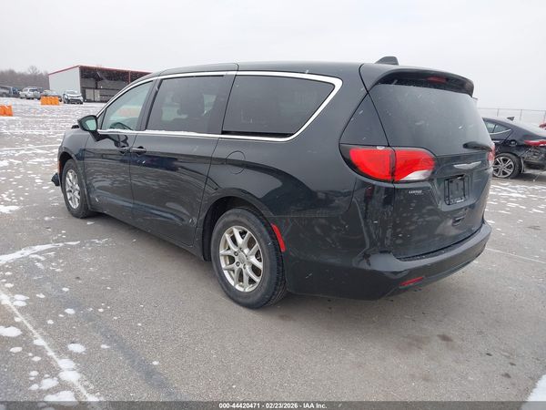 2017 CHRYSLER PACIFICA TOURING — I3