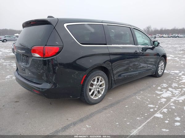 2017 CHRYSLER PACIFICA TOURING — I4