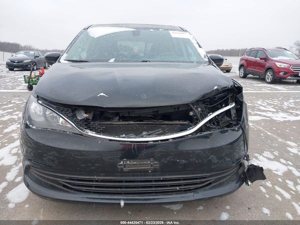 2017 CHRYSLER PACIFICA TOURING — I6