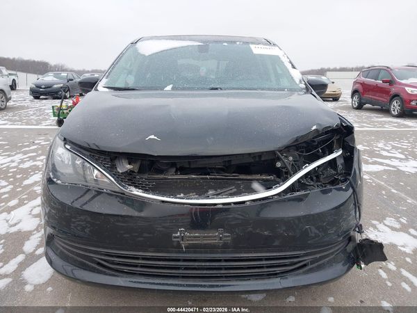 2017 CHRYSLER PACIFICA TOURING — I115