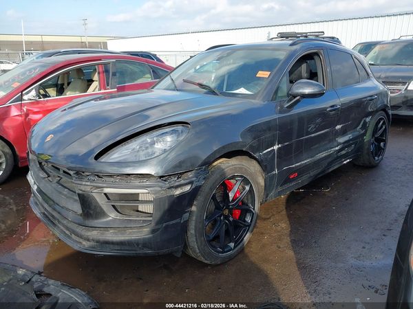 2024 PORSCHE MACAN GTS