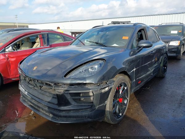 2024 PORSCHE MACAN GTS
