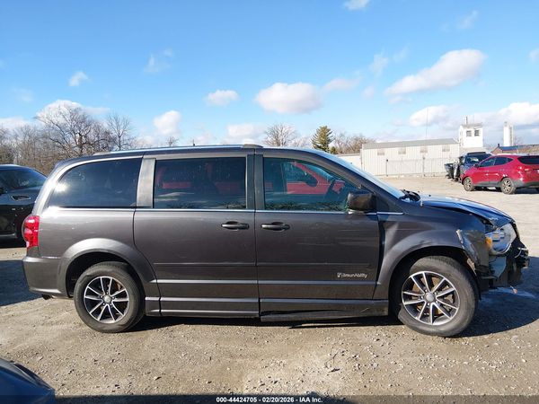 2017 DODGE GRAND CARAVAN SXT — I116