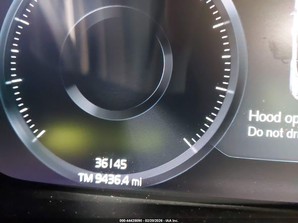 2020 VOLVO XC40 T5 MOMENTUM