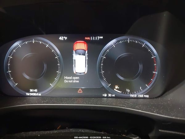 2020 VOLVO XC40 T5 MOMENTUM