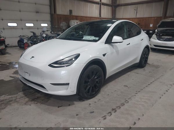 2020 TESLA MODEL Y
