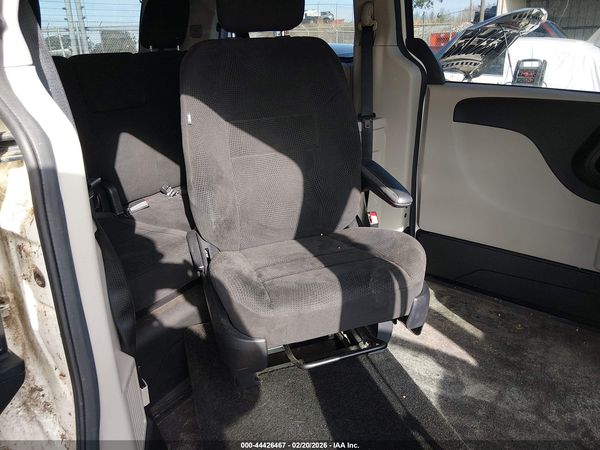2013 DODGE GRAND CARAVAN SXT — I8
