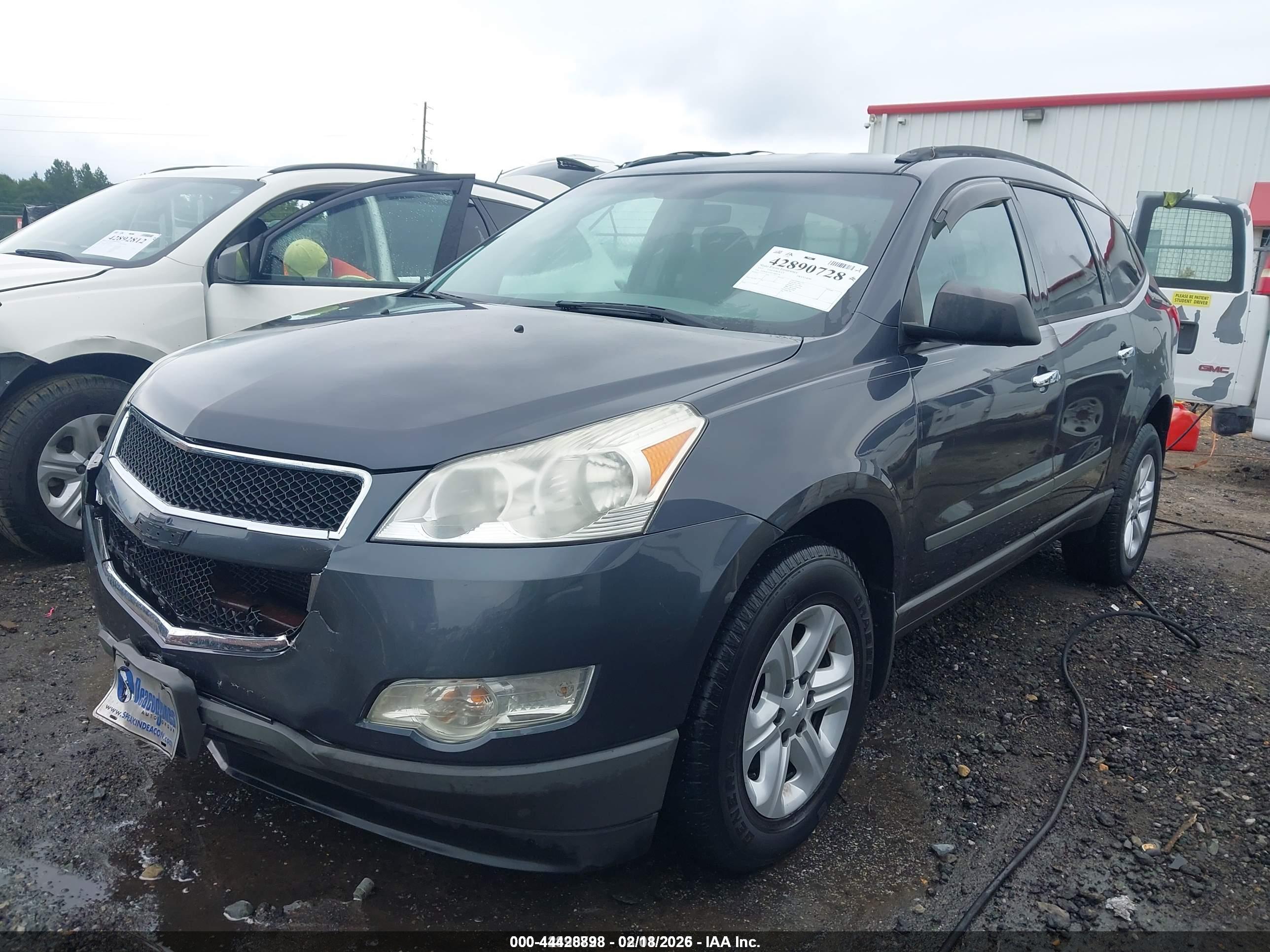 2012 CHEVROLET TRAVERSE LS — I2